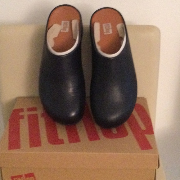 NWT Fitflop Shuv Leather Clogs Size 7 Navy Blue Price Just Reduced - Picture 10 of 11